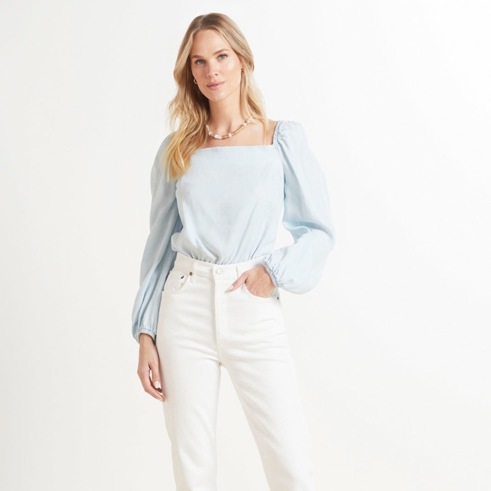 NWT Cloth And Stone Smocked Square Neck Blouse in Faded Denim